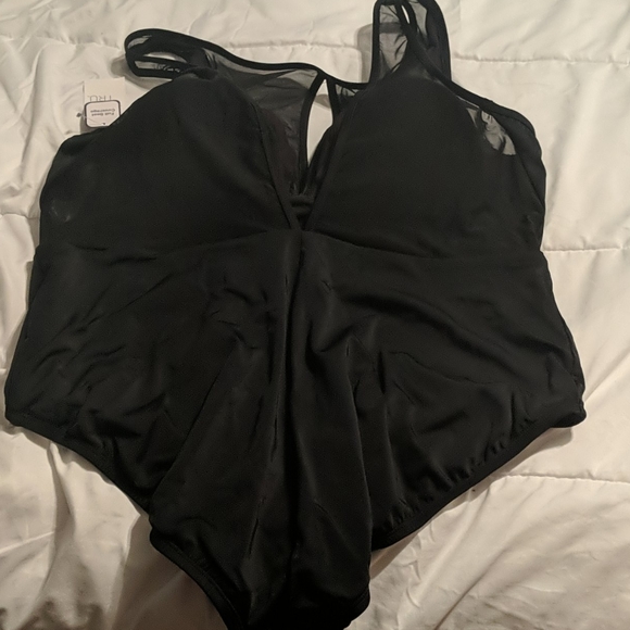 Swimsuit - Picture 2 of 3